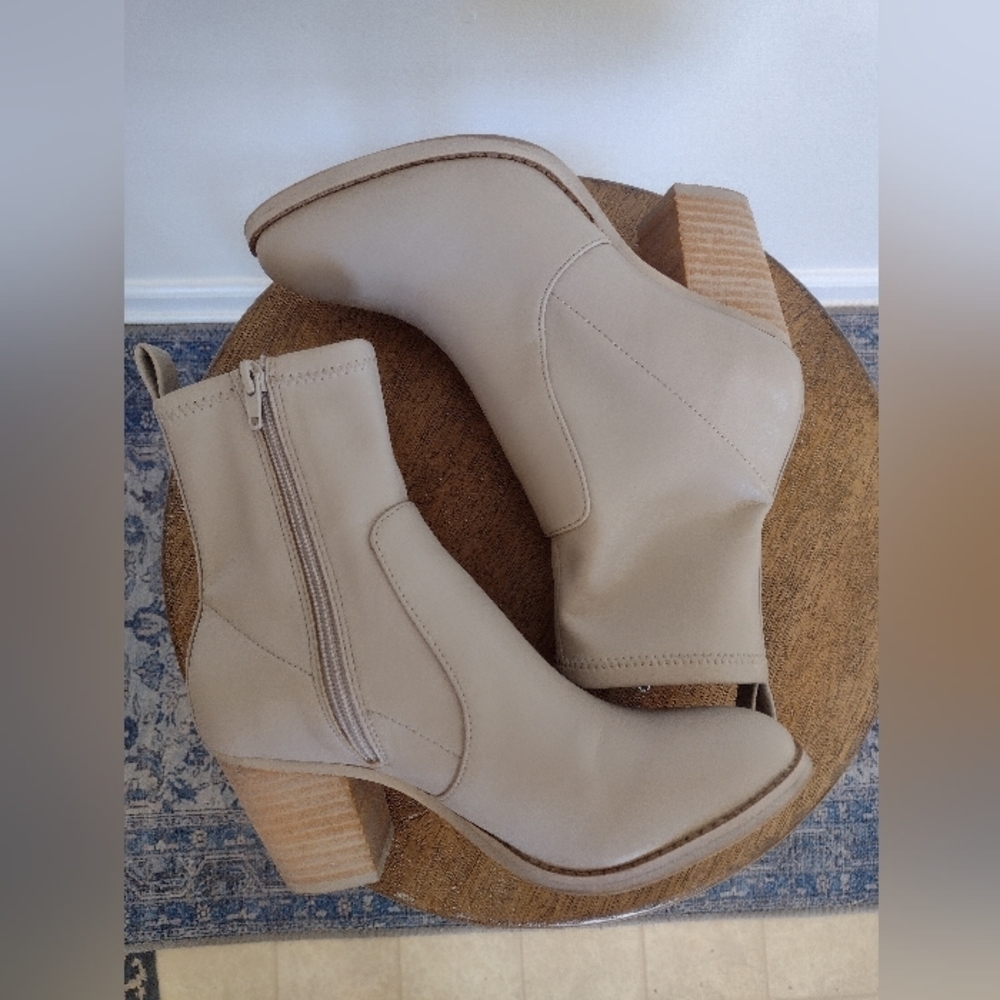 Women’s DV Dolce Vita Elaroo Ankle Booties Gray size 7 - Picture 7 of 14